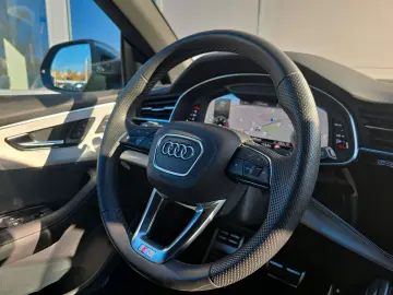 AUDI Q8 45 TDI qu S line MATRIX AIR STANDHZG AHK 21