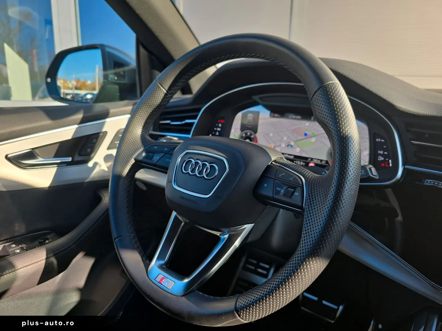 AUDI Q8 45 TDI qu S line MATRIX AIR STANDHZG AHK 21