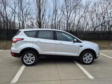 Ford Kuga 2.0 TDCi 4WD Powershift Trend