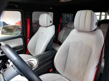 MERCEDES-BENZ G 63 AMG New Model - 1 Owner