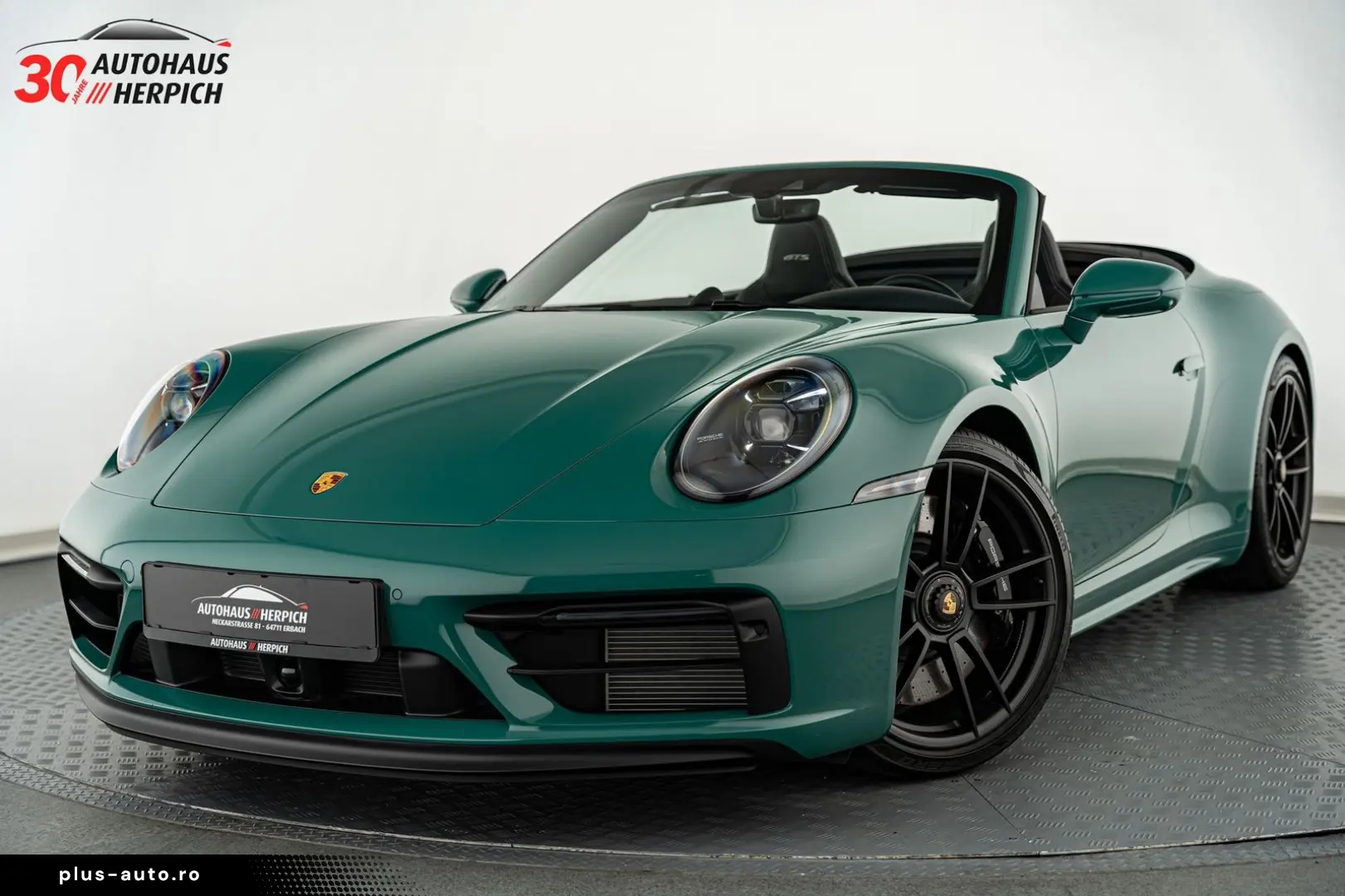 PORSCHE 992 Carrera GTS Cabriolet PTS Smyrnagreen Lift