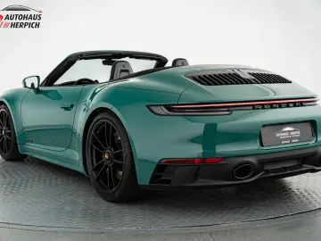 PORSCHE 992 Carrera GTS Cabriolet PTS Smyrnagreen Lift