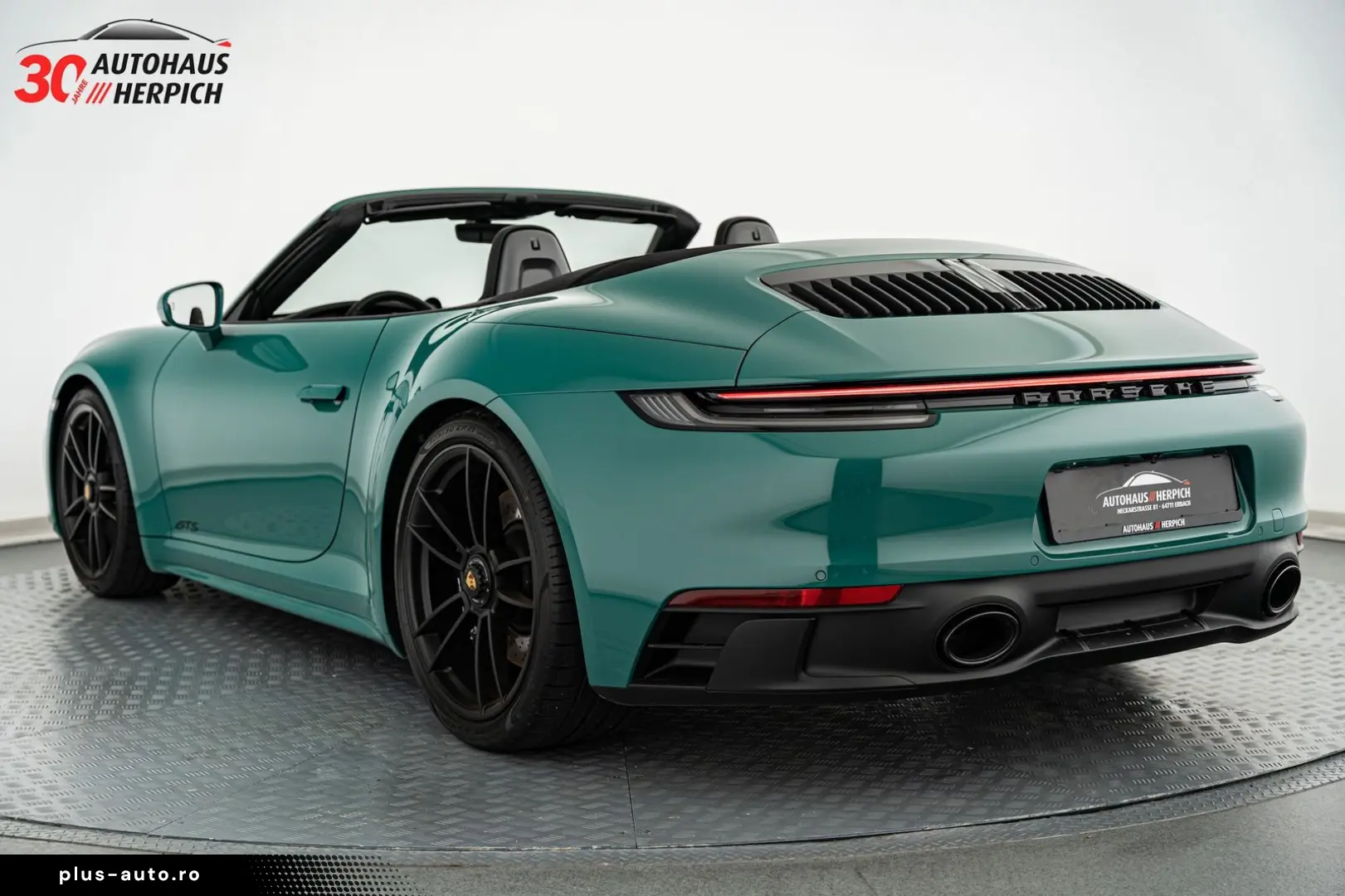 PORSCHE 992 Carrera GTS Cabriolet PTS Smyrnagreen Lift