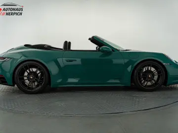 PORSCHE 992 Carrera GTS Cabriolet PTS Smyrnagreen Lift