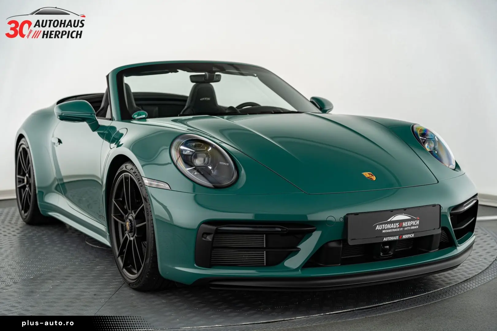 PORSCHE 992 Carrera GTS Cabriolet PTS Smyrnagreen Lift