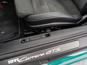 PORSCHE 992 Carrera GTS Cabriolet PTS Smyrnagreen Lift