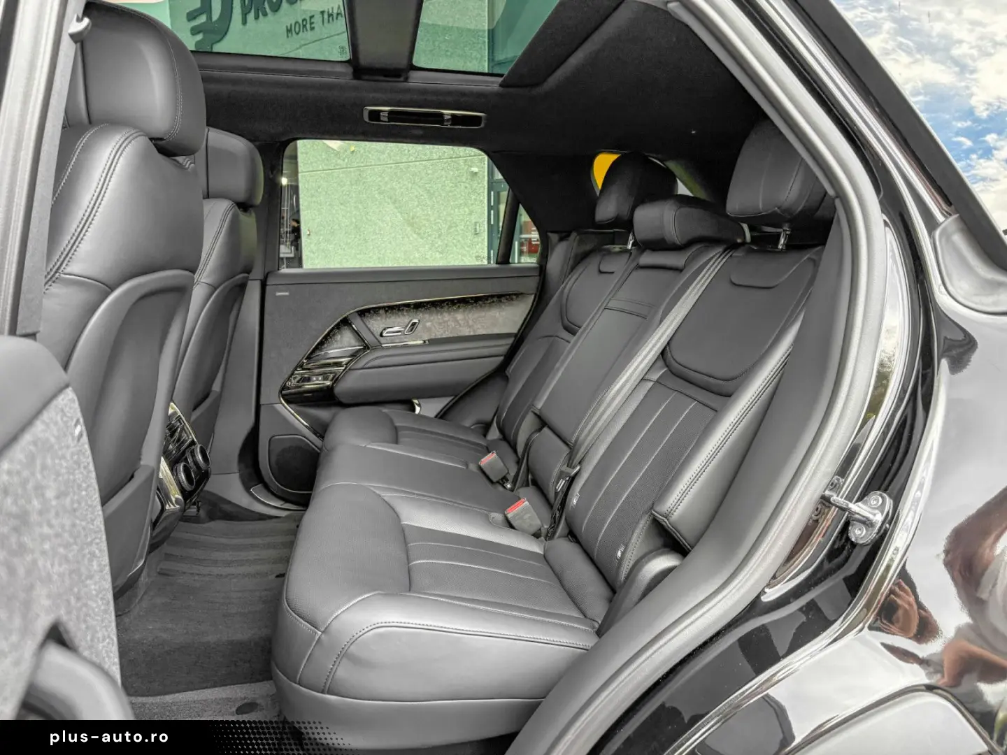 LAND ROVER Range Rover Sport DYNAMIC HSE P440E 22 AHK PANO