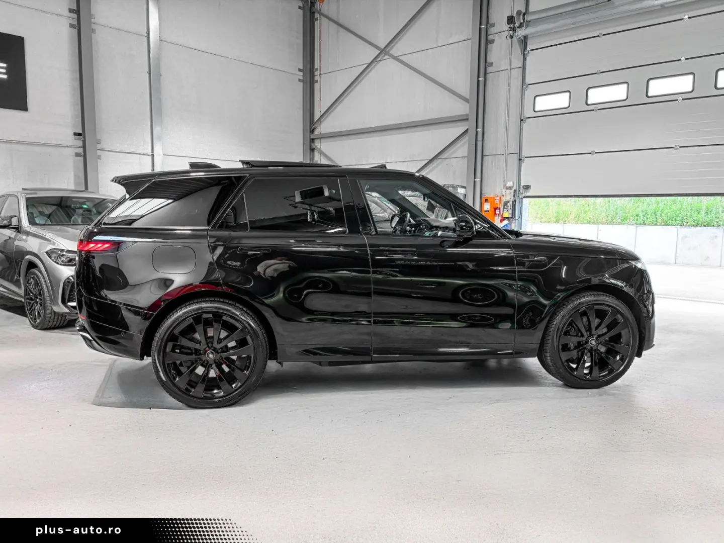 LAND ROVER Range Rover Sport DYNAMIC HSE P440E 22 AHK PANO