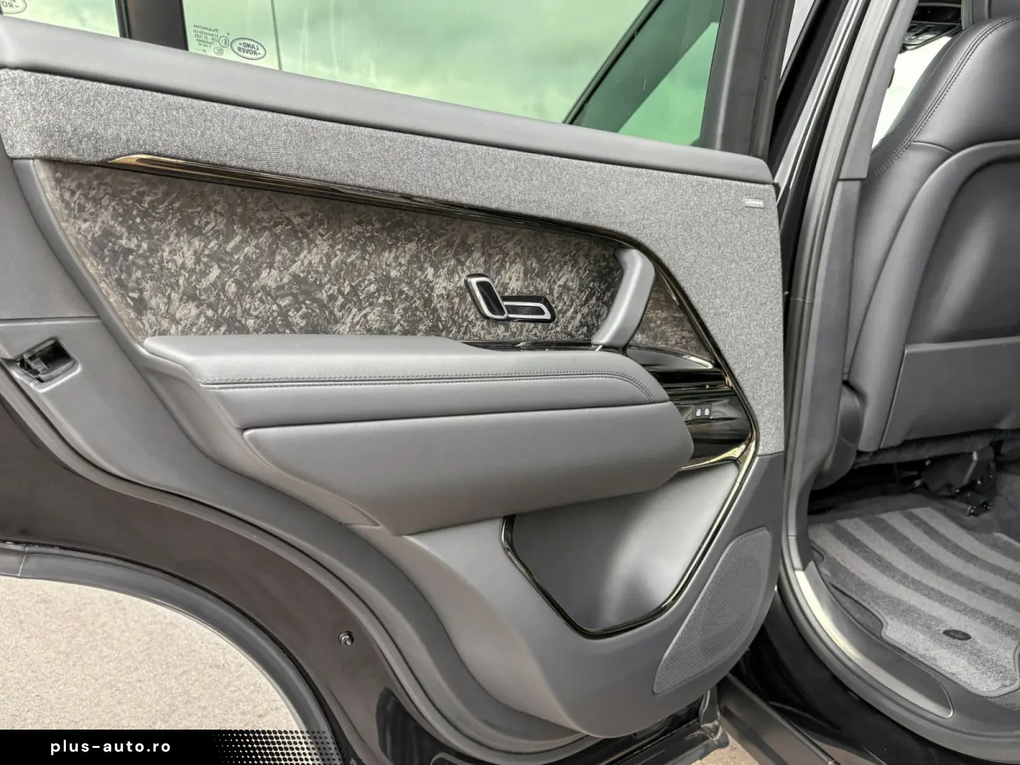 LAND ROVER Range Rover Sport DYNAMIC HSE P440E 22 AHK PANO