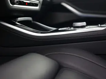 BMW X5 50e xDrive   M Sport Pro - AHK - SoftClose