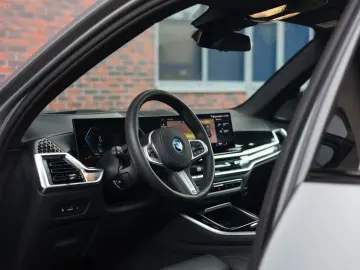 BMW X5 50e xDrive   M Sport Pro - AHK - SoftClose