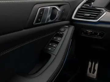 BMW X5 xD45e M Sport 360 Laser HUD DAB HiFi Komfort