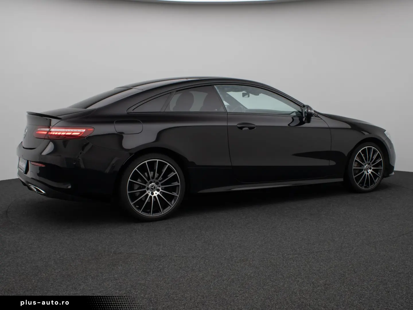 MERCEDES-BENZ E300d Coupe 4Matic AMG Panorama Kamera LED