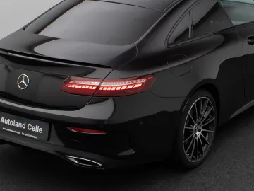 MERCEDES-BENZ E300d Coupe 4Matic AMG Panorama Kamera LED