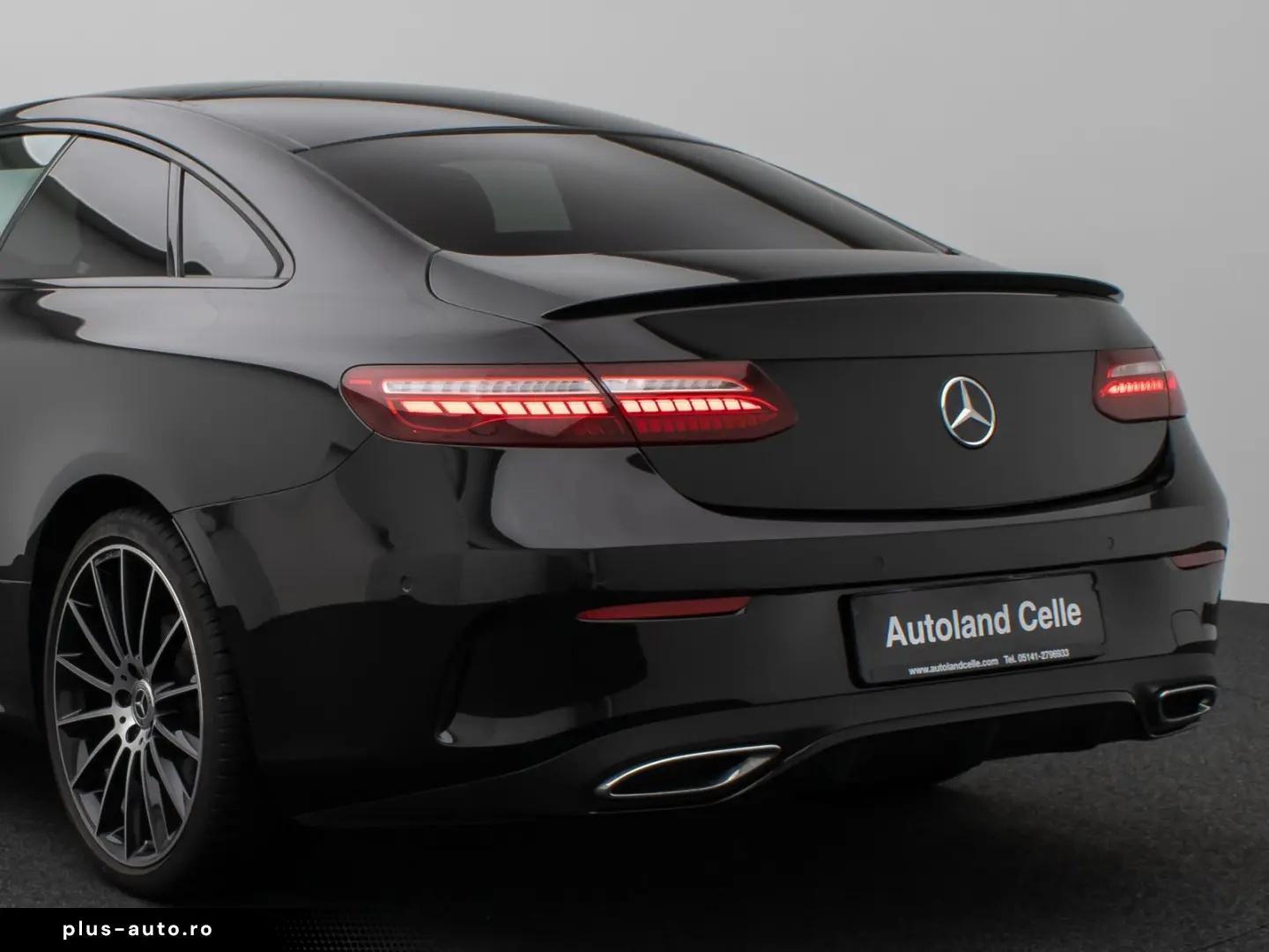 MERCEDES-BENZ E300d Coupe 4Matic AMG Panorama Kamera LED