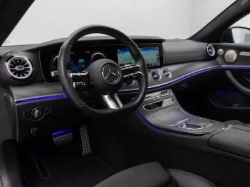 MERCEDES-BENZ E300d Coupe 4Matic AMG Panorama Kamera LED