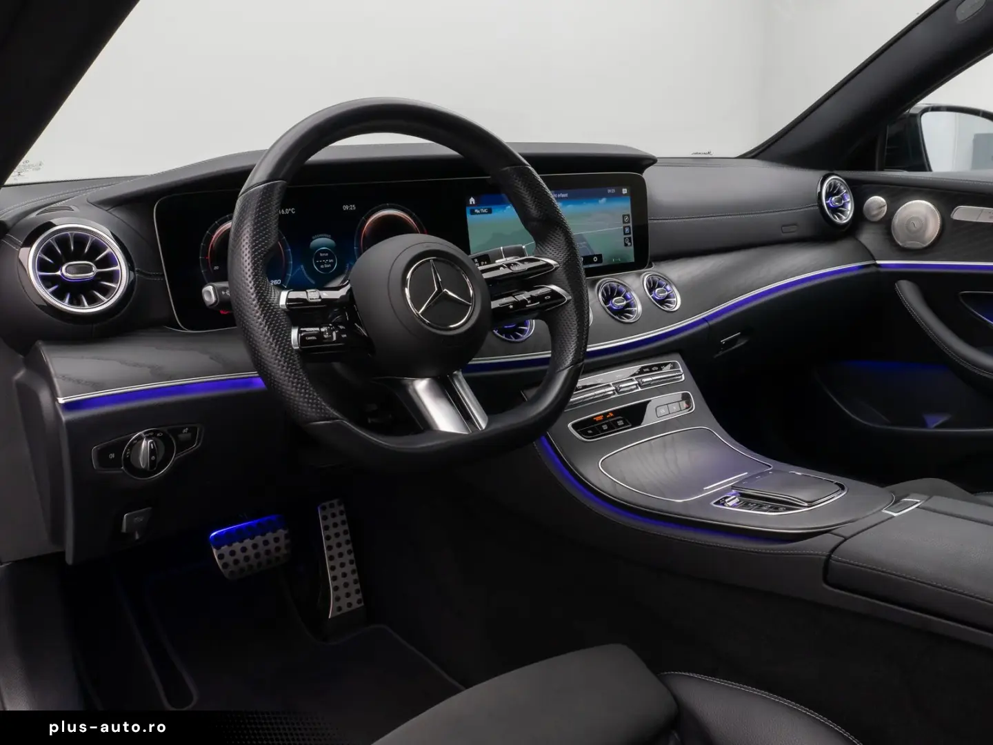 MERCEDES-BENZ E300d Coupe 4Matic AMG Panorama Kamera LED