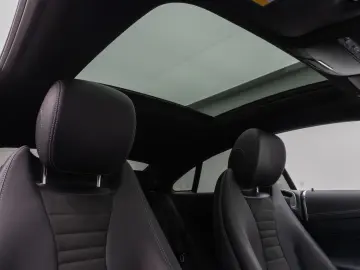 MERCEDES-BENZ E300d Coupe 4Matic AMG Panorama Kamera LED