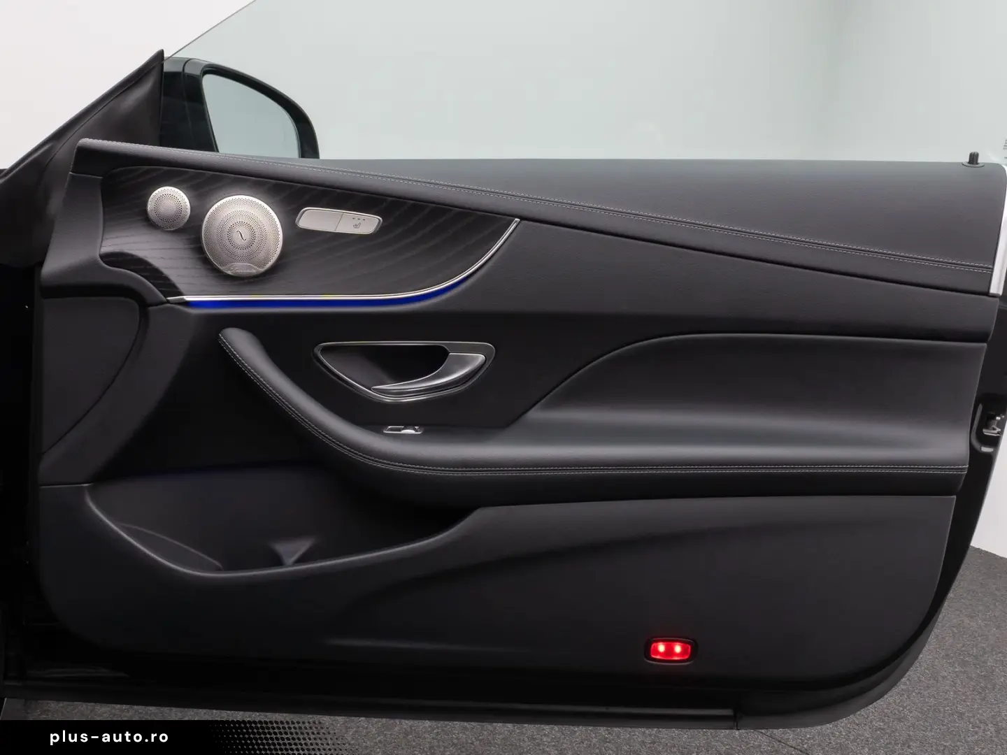 MERCEDES-BENZ E300d Coupe 4Matic AMG Panorama Kamera LED