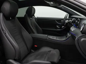 MERCEDES-BENZ E300d Coupe 4Matic AMG Panorama Kamera LED