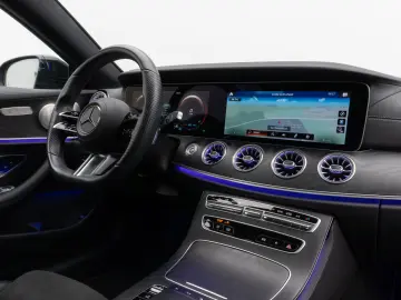 MERCEDES-BENZ E300d Coupe 4Matic AMG Panorama Kamera LED