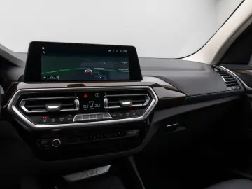 BMW X3 xD20d Kamera DAB CockPitPlus LED Sport Leder