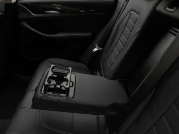 BMW X3 xD20d Kamera DAB CockPitPlus LED Sport Leder