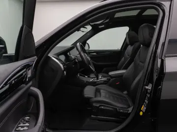BMW X3 xD30e Panorama HUD DAB HiFi Komfort Sport 20