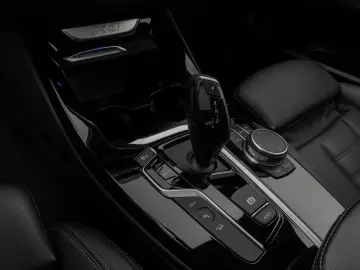 BMW X3 xD30e Panorama HUD DAB HiFi Komfort Sport 20