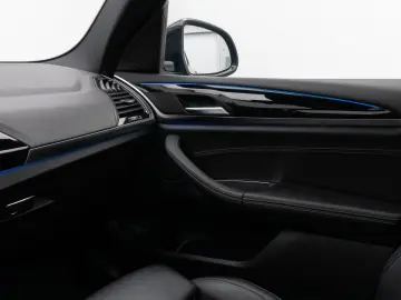 BMW X3 xD30e Panorama HUD DAB HiFi Komfort Sport 20