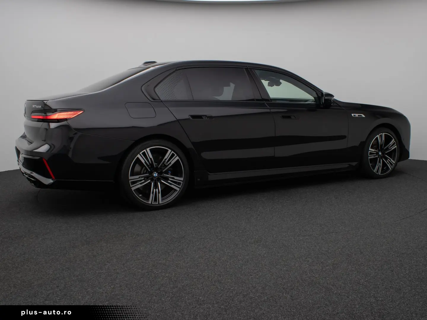 BMW M760e Sky Lounge B&W Fond Ent M-Performance Voll