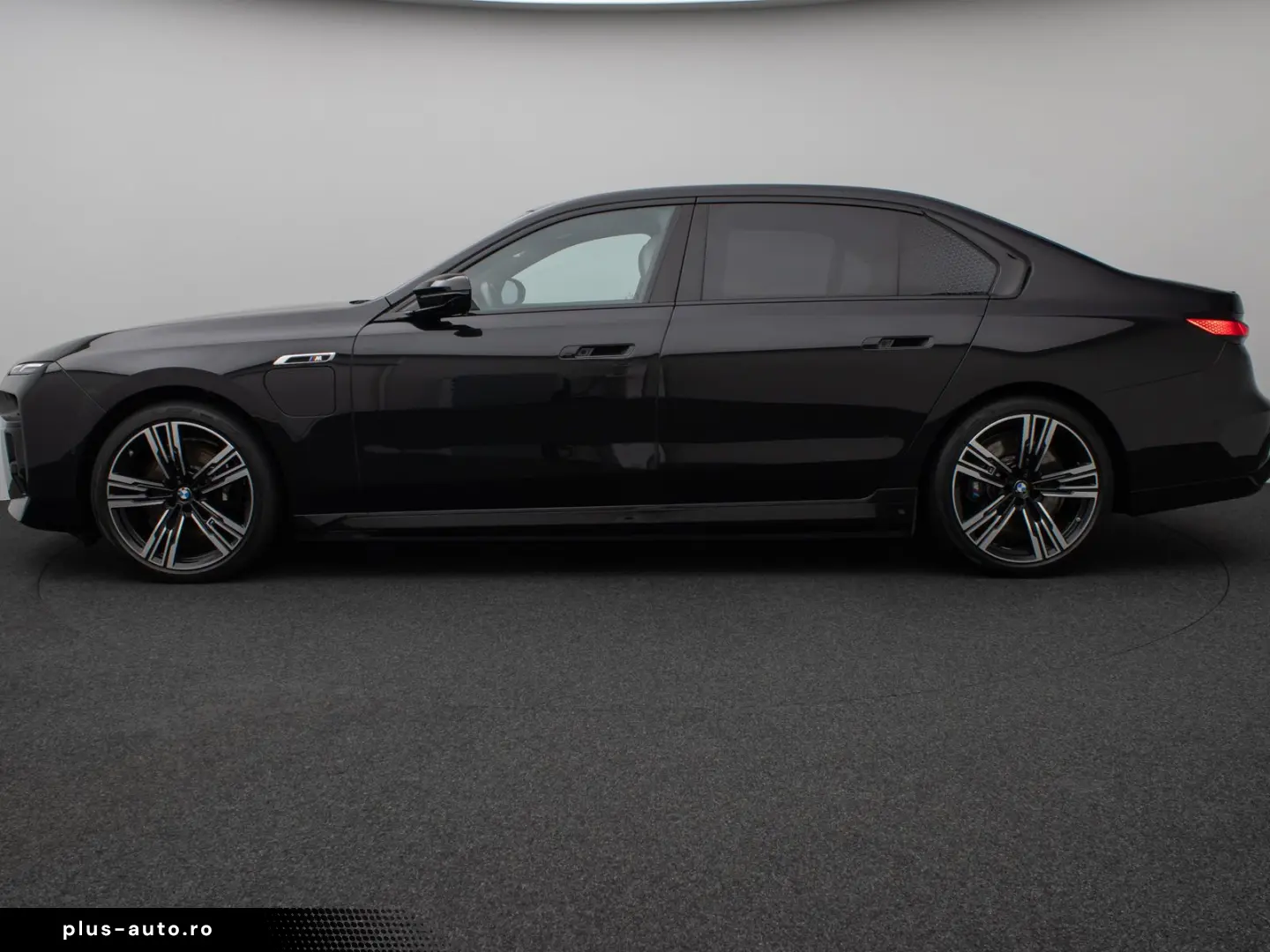 BMW M760e Sky Lounge B&W Fond Ent M-Performance Voll