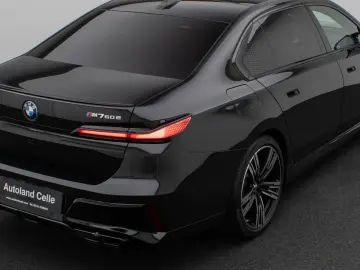 BMW M760e Sky Lounge B&W Fond Ent M-Performance Voll