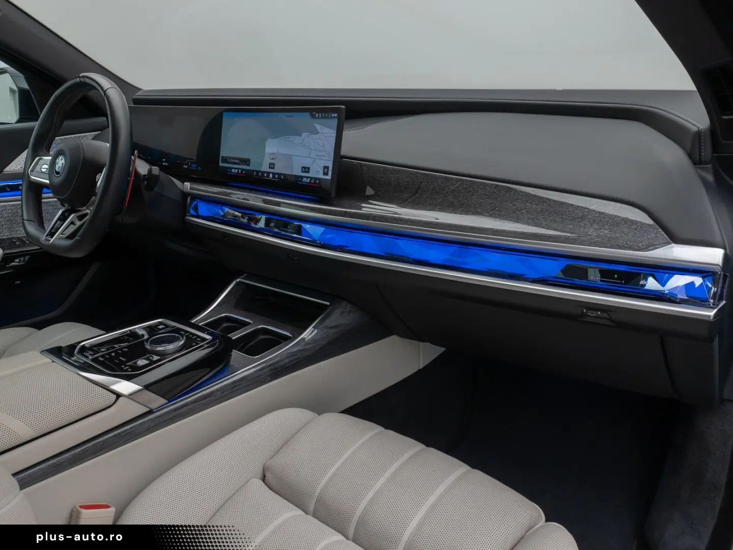 BMW M760e Sky Lounge B&W Fond Ent M-Performance Voll