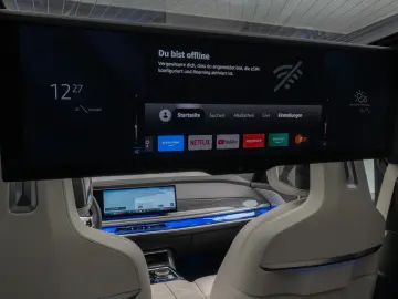 BMW M760e Sky Lounge B&W Fond Ent M-Performance Voll