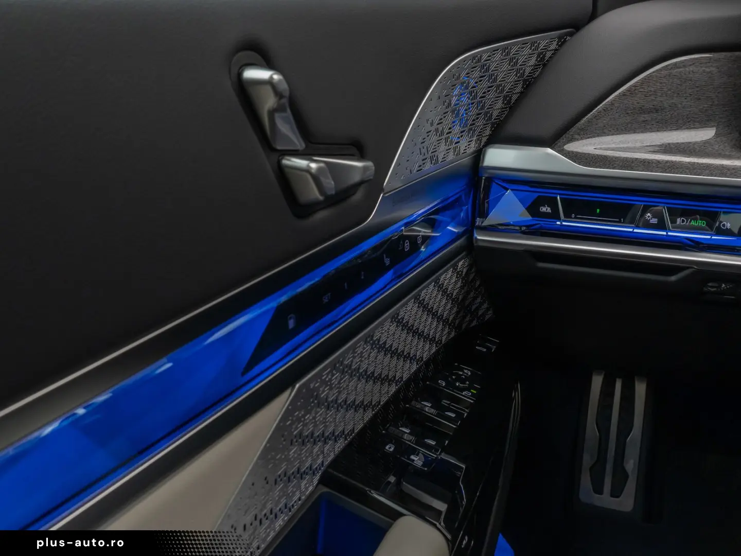 BMW M760e Sky Lounge B&W Fond Ent M-Performance Voll