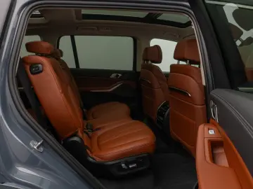 BMW X7 xD40d Panorama 360 HUD DAB H K Massage SoftCl