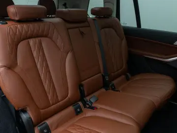 BMW X7 xD40d Panorama 360 HUD DAB H K Massage SoftCl