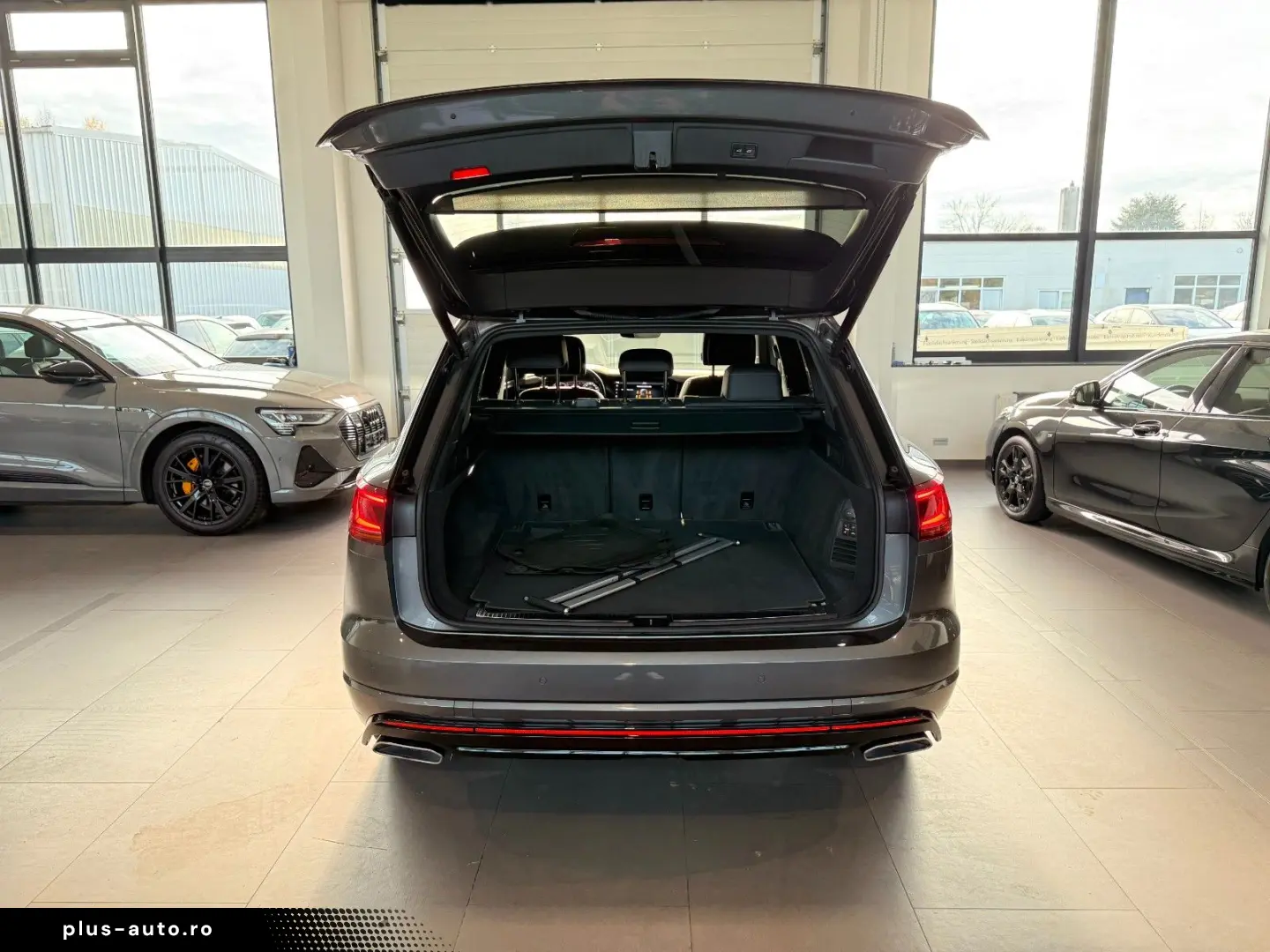 VW Touareg R-Line 4M MATRIX 360  DYN PANO STHZ AHK