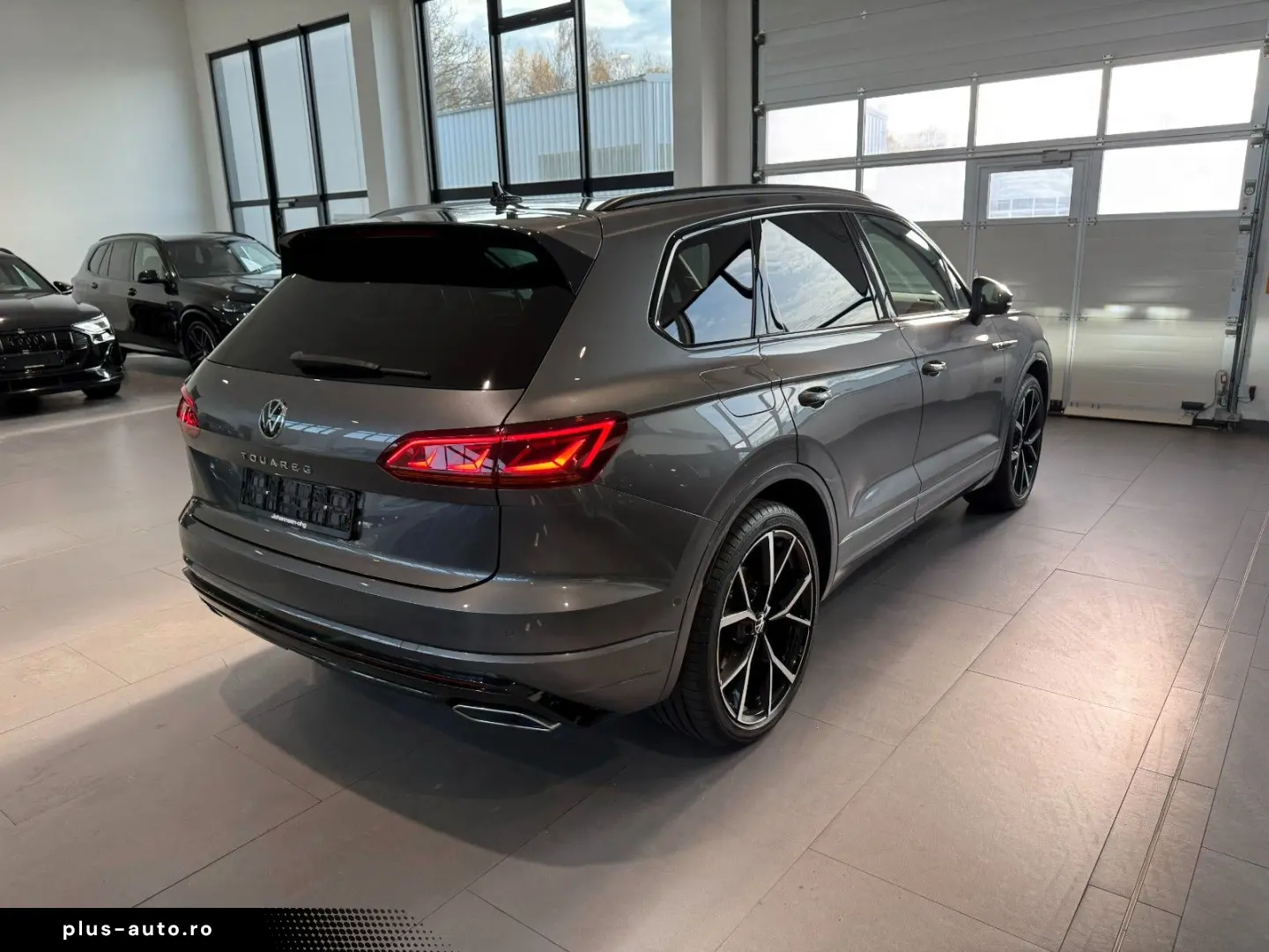 VW Touareg R-Line 4M MATRIX 360  DYN PANO STHZ AHK