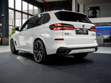 BMW X5 X5 xDrive50e - B&W - HUD - Massage - Sky loun