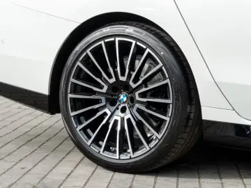 BMW 740 d M SPORT XDRIVE