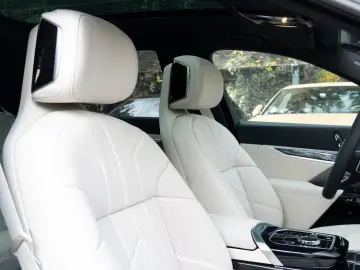 BMW 740 d M SPORT XDRIVE