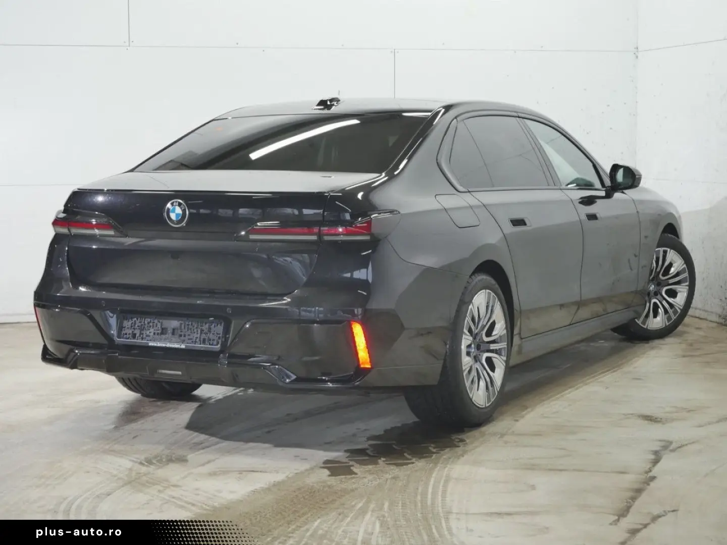 BMW 740d xDrive M Sport Pro Autobahnas LoungeSeating