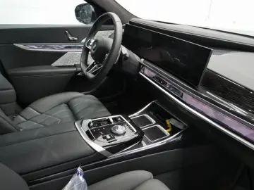 BMW 740d xDrive M Sport Pro Autobahnas LoungeSeating