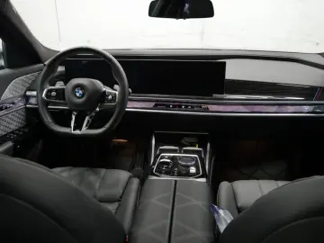 BMW 740d xDrive M Sport Pro Autobahnas LoungeSeating