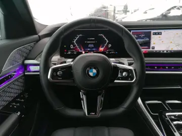 BMW 740 d xDrive M Sport DAProf PA-Prof B&W Standhzg