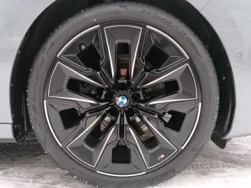 BMW 740 d xDrive M Sport DAProf PA-Prof B&W Standhzg