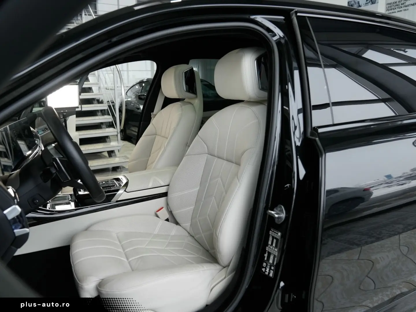 BMW 740d xDrive M SPORT PRO Sky-Lou. Autotür. FOND