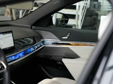 BMW 740d xDrive M SPORT PRO Sky-Lou. Autotür. FOND